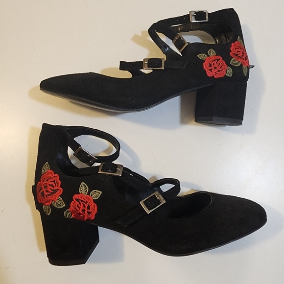Steve Madden Hedley Black Suede Block Heels with Embroide Red Roses 7.5 - Picture 13 of 15
